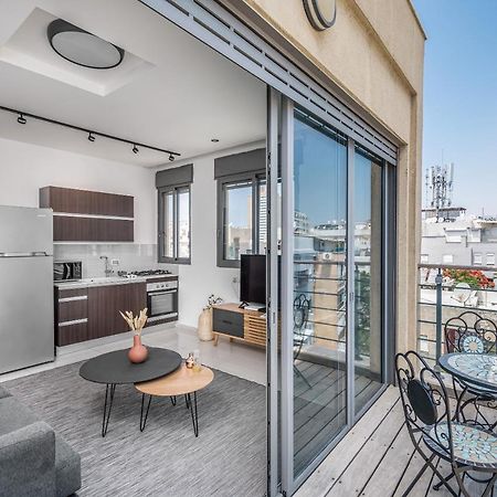 Superb 1,5 Bdr W Balcony Close To The Beach Тель-Авив Экстерьер фото