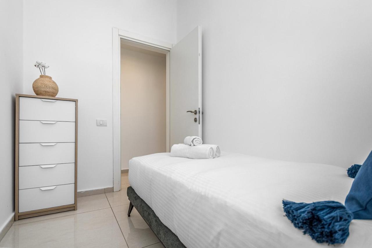 Superb 1,5 Bdr W Balcony Close To The Beach Тель-Авив Экстерьер фото