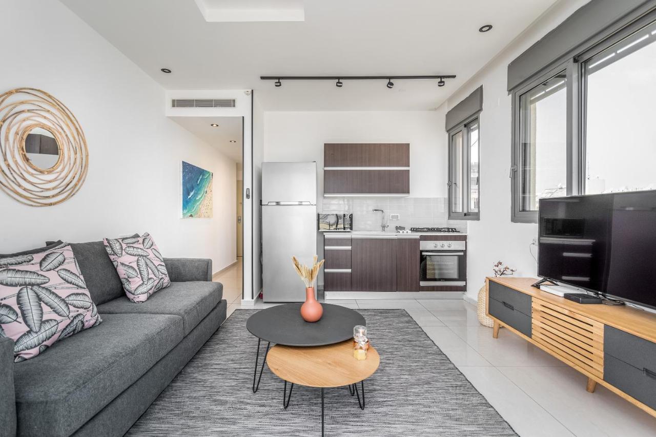 Superb 1,5 Bdr W Balcony Close To The Beach Тель-Авив Экстерьер фото