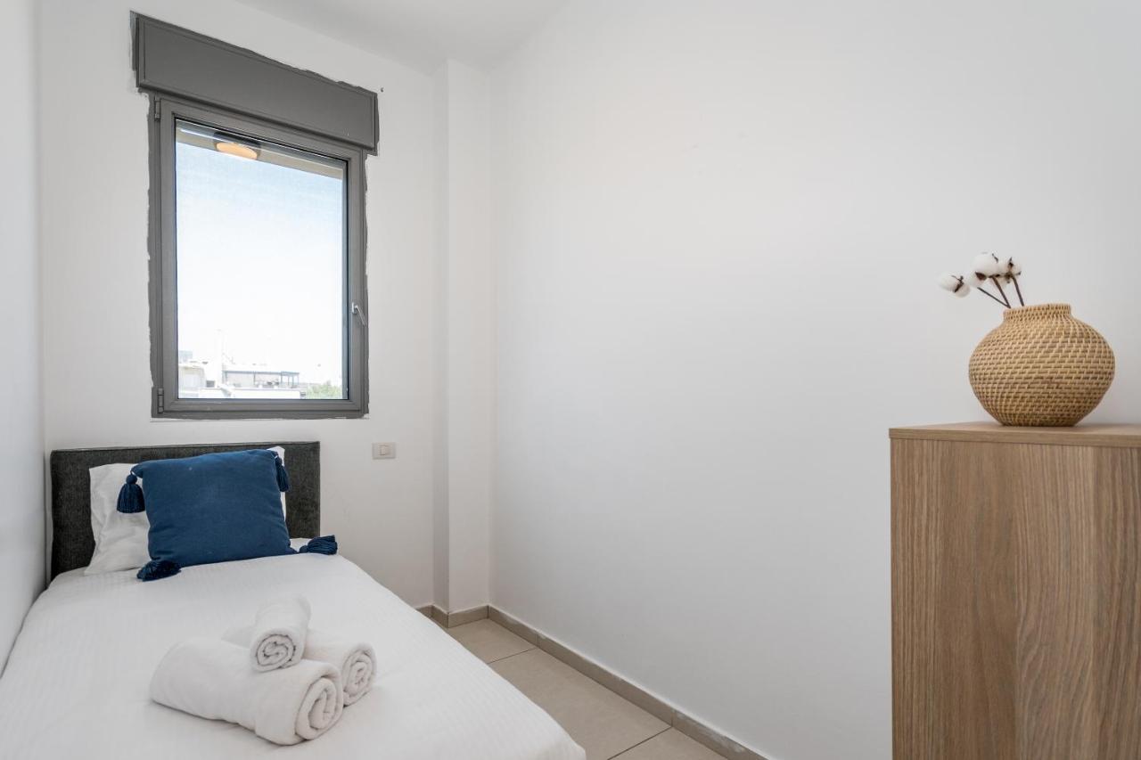 Superb 1,5 Bdr W Balcony Close To The Beach Тель-Авив Экстерьер фото