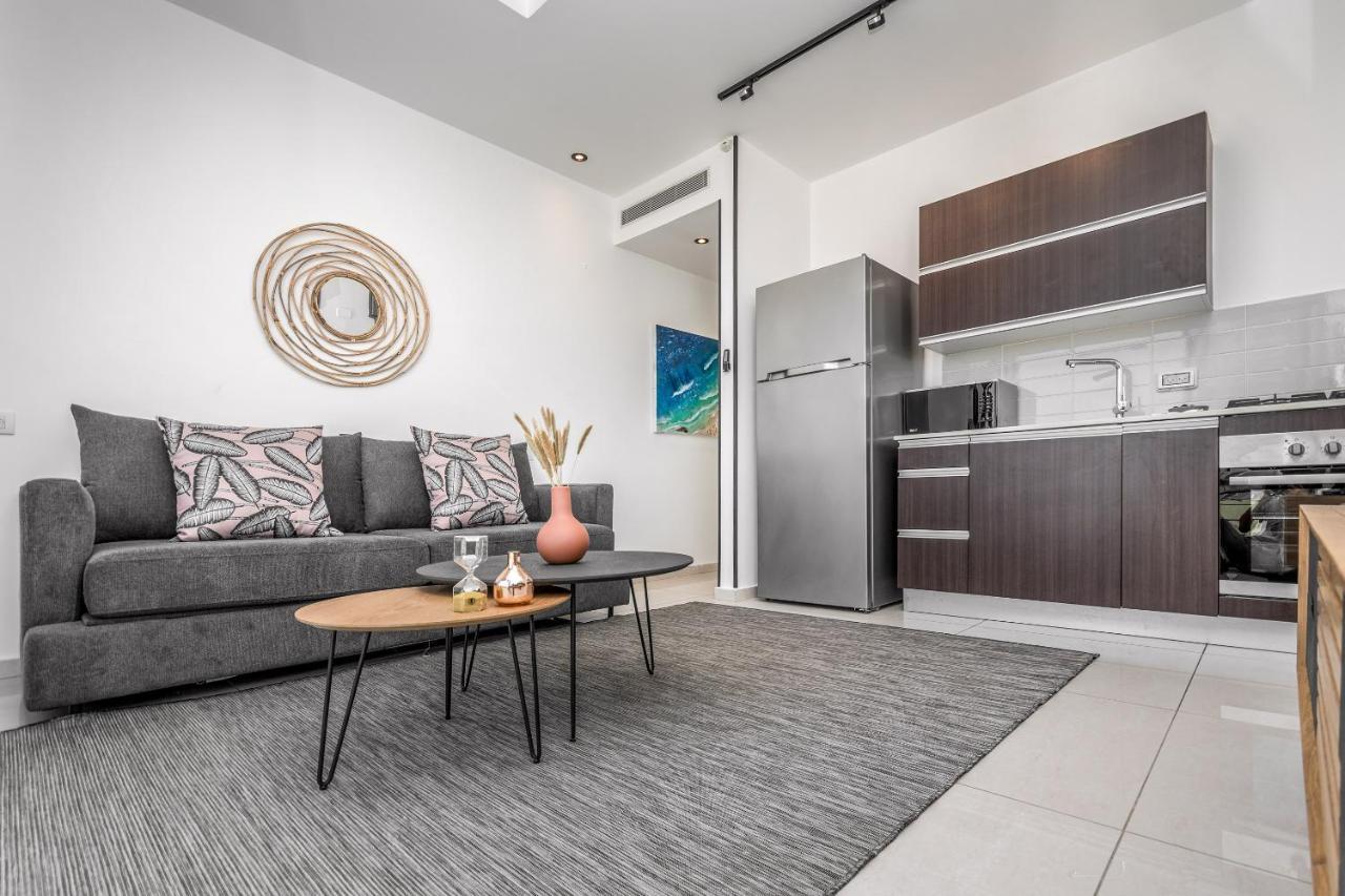 Superb 1,5 Bdr W Balcony Close To The Beach Тель-Авив Экстерьер фото